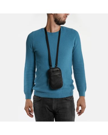 Czarna mała saszetka etui na telefon ze skóry naturalnej