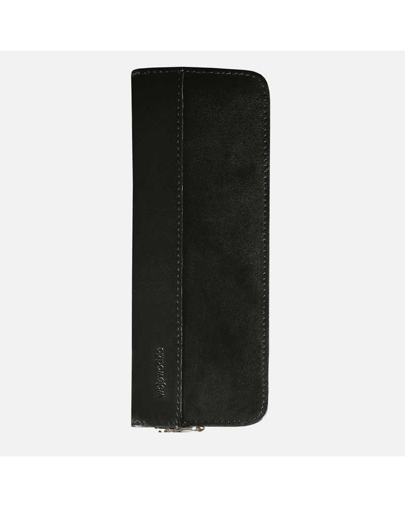 Praktyczny pionowy czarny piórnik skórzany zapinany na zamek