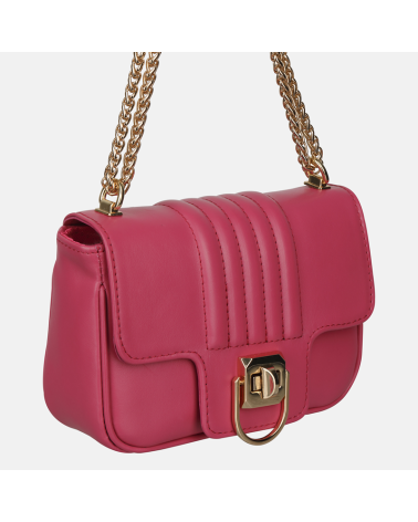 Elegancka różowa torebka ze skóry naturalnej na łańcuszku