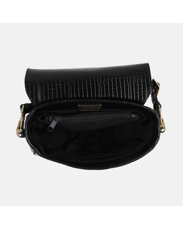 Mała czarna skórzana torebka z biżuteryjną aplikacją